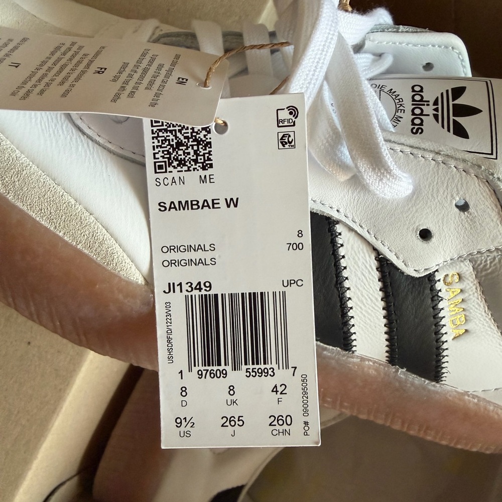 Adidas Women’s sz 9.5 Sambae Shoes - Picture 2 of 4